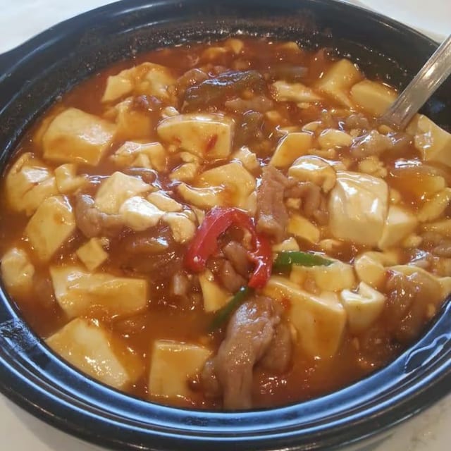 Diced Seafood Mao Pao Tofu / 海鲜麻婆豆腐煲.