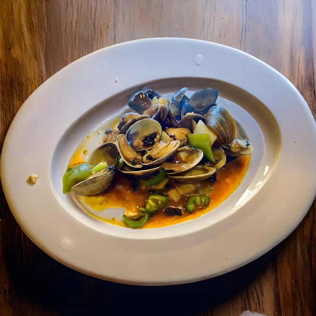Clams Sauteed in Black Bean Sauce / 豉汁炒大蜆.
