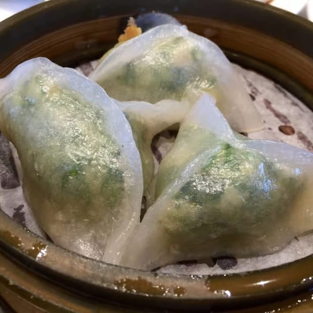 Pea Sprouts & Shrimp Dumplings (3) / 豆苗餃.